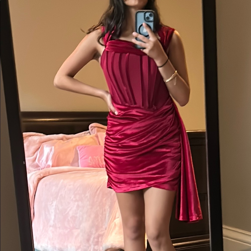 Elegant Red Sleeveless Dress